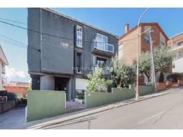 Piso en venta en La Roca del Vallès photo 0