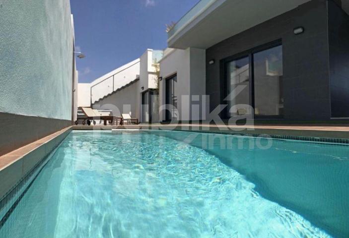 PRECIOSO ADOSADO CON PISCINA PRIVADA EN ORIHUELA photo 0