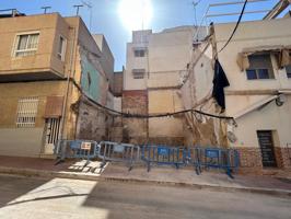 Edificio con parcela en venta. photo 0