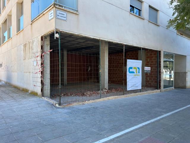 Alquiler local en Zona Carrefur photo 0