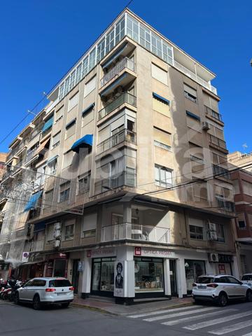 Piso en venta en Calle Elche photo 0