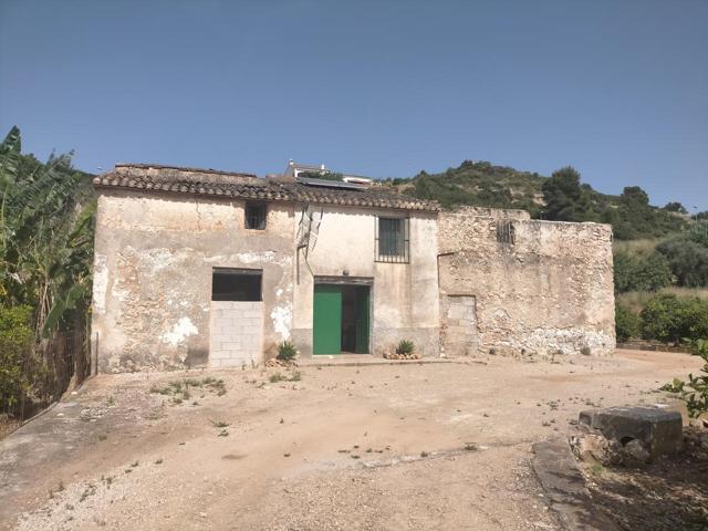 casita de campo a restaurar en el campo con 11.000 metros de terreno photo 0