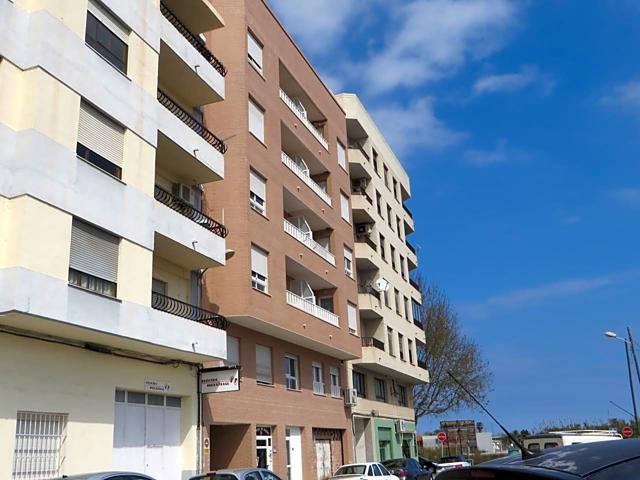Plaza de parking en zona conservatorio de Oliva photo 0