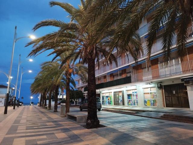 Local comercial  bien situado en la playa de Oliva photo 0