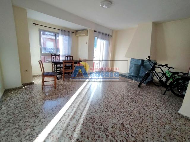 Piso en oliva bien situado photo 0