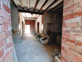 Casa de pueblo con potencial a reformar en Oliva photo 0