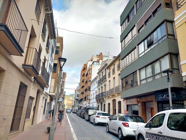 Céntrico piso en Oliva con ascensor photo 0