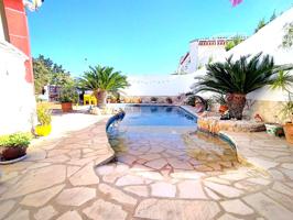 CHALET EN EL PUEBLO , PISCINA , 2 VIVIENDAS photo 0