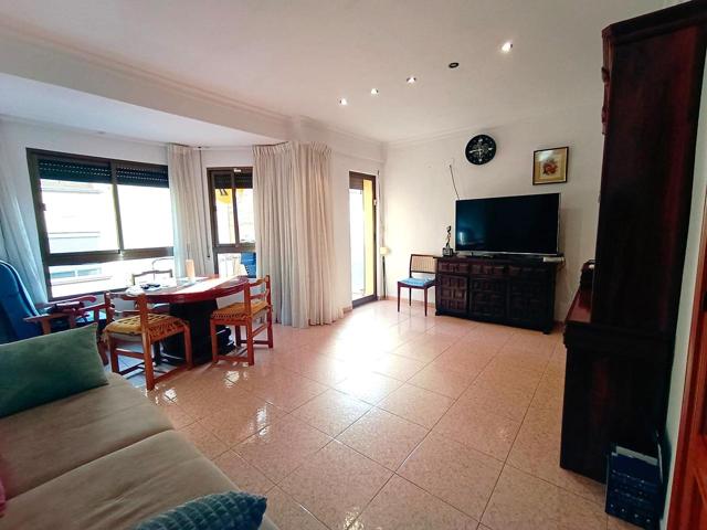 Piso con patio en Oliva photo 0