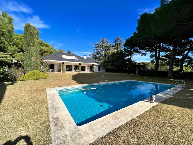 Villa En venta en Sant Vicenç de Montalt photo 0