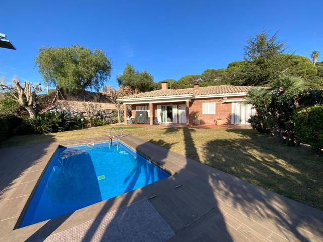 Villa En venta en Sant Vicenç de Montalt photo 0