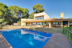 Villa En venta en Sant Andreu de Llavaneres photo 0