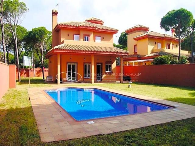 Espléndido Chalet  en Venta en Playa de la Barrosa, Junto Al Mar, Chiclana de la Fra. Cádiz. photo 0