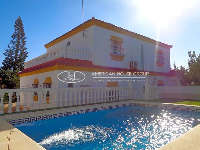 Fabuloso Chalet con Piscina en Venta en la zona de Las Lagunas - Campano, Chiclana de la Fra., Cádiz photo 0