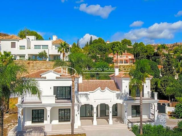 Extraordinaria Villa en Venta con Vistas al Mar en Estepona, Málaga photo 0