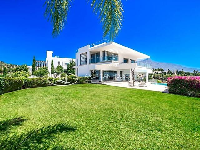 Moderna Villa de Lujo en Venta en Nueva Andalucía, Marbella, Málaga. photo 0