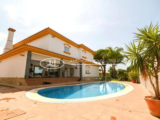 Inigualable Villa con Piscina en Venta en la Zona de Las Lagunas - Campano, Chiclana de la Fra., Cádiz photo 0