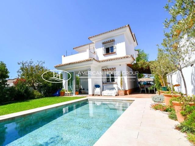 Magnífico Chalet Urbano con Piscina en Venta en Los Gallos, Chiclana de la Fra, Cádiz photo 0