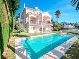 Impresionante Villa de Estilo Contemporáneo en el Campo de Golf de Los Naranjos, Marbella, Málaga. photo 0