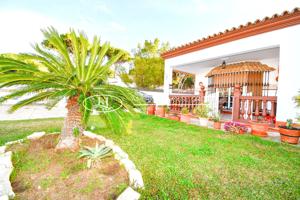 Fantástico Chalet Urbano en Venta en la Zona de las Mogarizas, Chiclana de las Fra., Cádiz photo 0