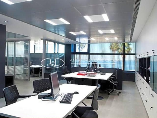 Fantástico Local y Oficinas en Venta en Inmejorable Zona de Cádiz photo 0