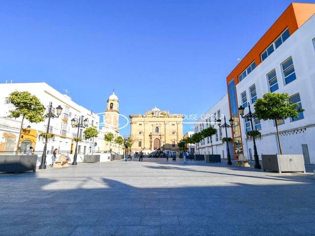 ¡¡Oportunidad!! Fantástico Gran Piso con Patio en Venta Junto a Plaza Mayor, en Chiclana de la Fra., Cádiz photo 0