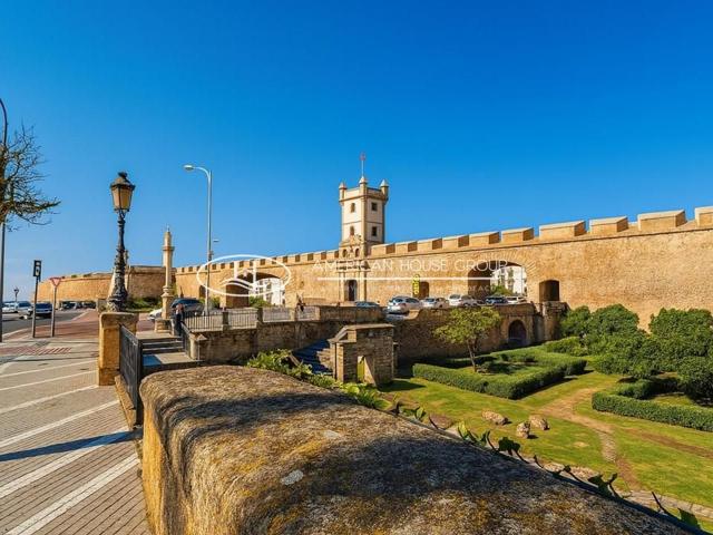 Encantador Piso con Vistas a la Bahía de Cádiz en Venta, Cádiz Capital photo 0