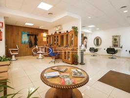 ¡¡Oportunidad de Negocio!! Traspaso de Peluquería Estética y Solarium Unisex en Funcionamiento en el Centro de Chiclana de la Fra., Cádiz photo 0