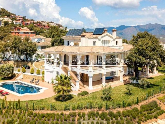 Masjestuosa Villa en Venta en la Zona Este de Marbella, Málaga photo 0