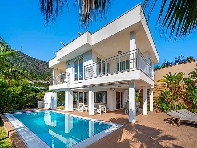 Lujosa Villa en Venta con Vistas al mar en Mijas, Málaga photo 0
