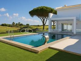 Inigualable Villa en Venta en Novo Sancti Petri, Chiclana de la Fra., Cádiz. photo 0