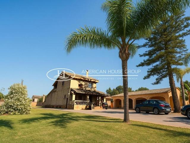 Gran Villa de Estilo Rústico en Venta en La Zona de la Rana Verde, Chiclana de la Fra., Cádiz photo 0