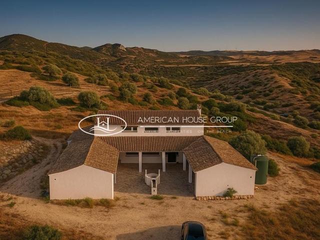 Gran Cortijo en Venta en El Berrueco, Medina-Sidonia, Cádiz photo 0