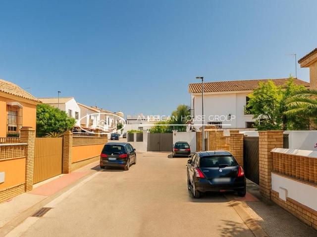 Casa Baja con Patio en Venta en la Zona de Mayorazgo, Chiclana de la Fra., Cádiz photo 0