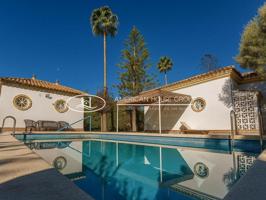 Magnífico Chalet Urbano con Pisicina en Venta en la Zona de Los Gallos, Chiclana de la Fra., Cádiz photo 0