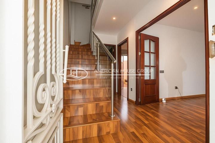 Estupenda Casa Adosada de Dos Plantas en Venta en La Zona del Mayorazgo, Chiclana de la Fra., Cádiz photo 0