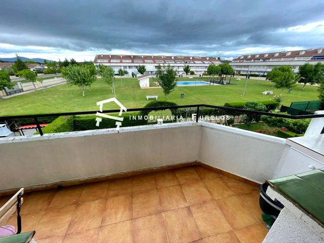“Listo para entrar a vivir: piso con piscina y jardín en Medina de Pomar” photo 0