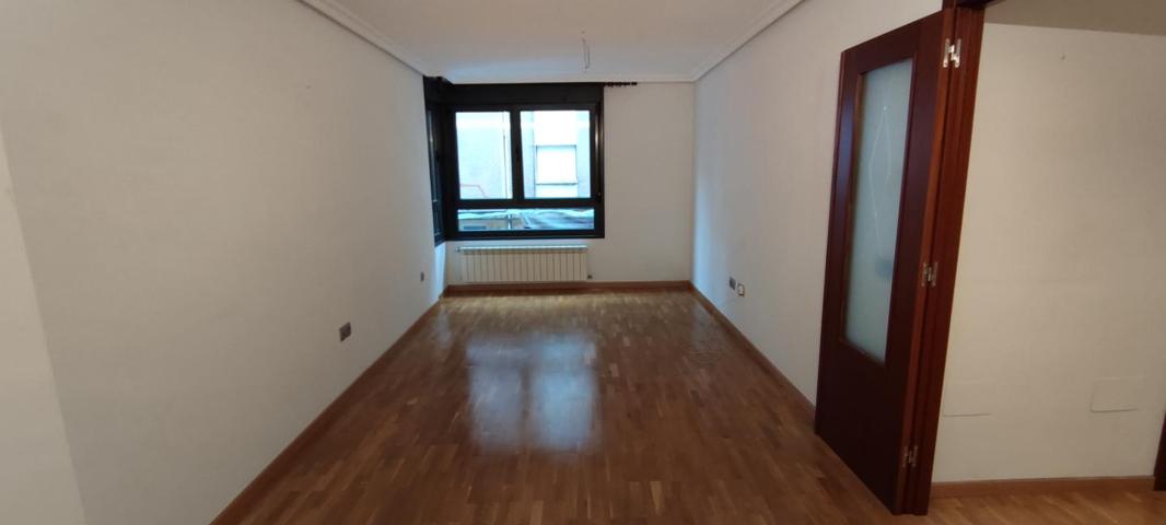 Piso en alquiler en Langreo de 84 m2 photo 0