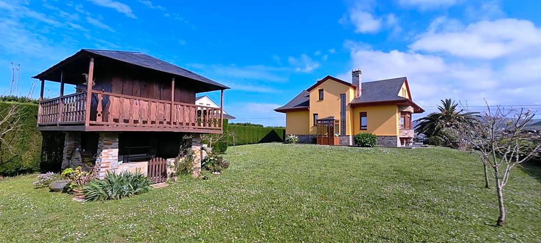 Casa - Chalet en venta en La Caridad de 285 m2 photo 0