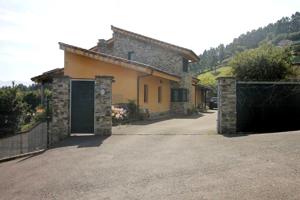 Casa - Chalet en venta en Cuyences de 480 m2 photo 0