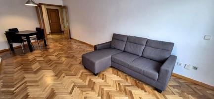 Piso en alquiler en Oviedo de 110 m2 photo 0