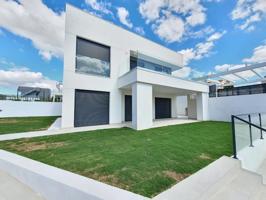 PRECIOSA VILLA EN VENTA EN MANILVA-VILLA MORA photo 0