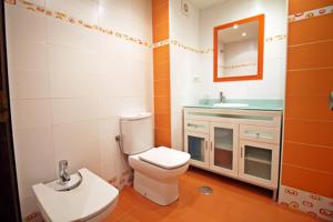 Piso de 4 dormitorios en venta en Torremolinos, Málaga photo 0