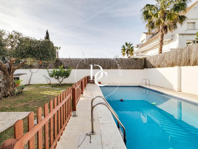 Casa unifamiliar con piscina en venta en Sant Pere de Ribes photo 0