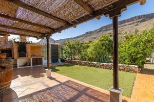 En armonía con la naturaleza: encantadora finca con terreno en Ayagaures photo 0