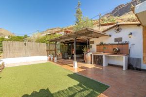 En armonía con la naturaleza: encantadora finca con terreno en Ayagaures photo 0