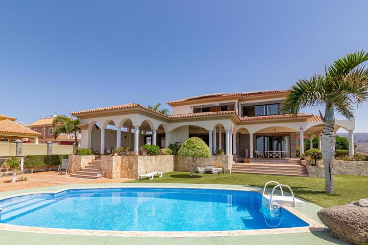 Villa en Sonnenland en venta en primera línea con vistas impresionantes photo 0