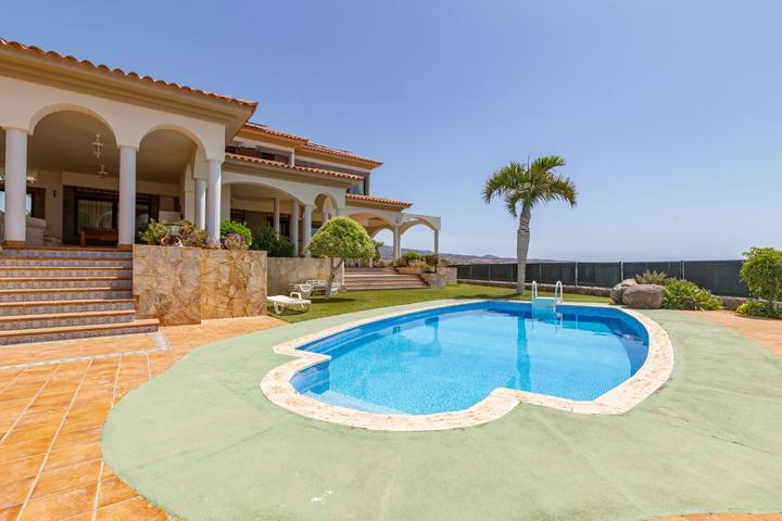 Villa en Sonnenland en venta en primera línea con vistas impresionantes photo 0