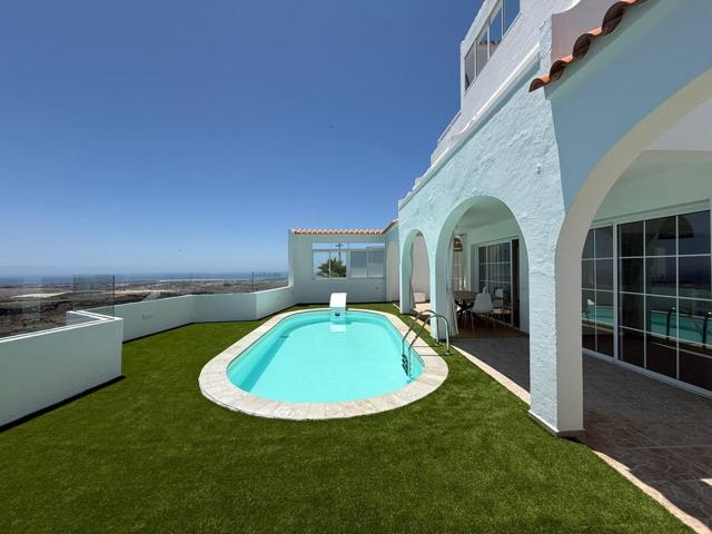 Adosado Montaña La Data con piscina privada photo 0