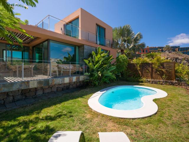 Chalet con piscina privada en El Salobre photo 0